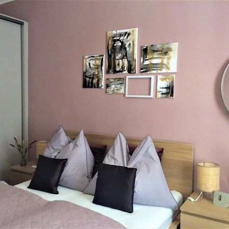 Appartamento Magnolia Apartman Sopron Esterno foto