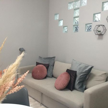 Appartamento Magnolia Apartman Sopron Esterno foto