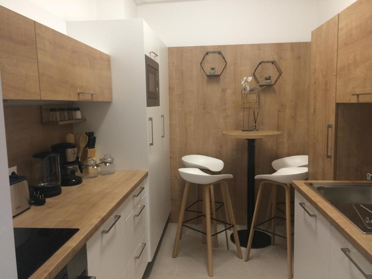 Appartamento Magnolia Apartman Sopron Esterno foto
