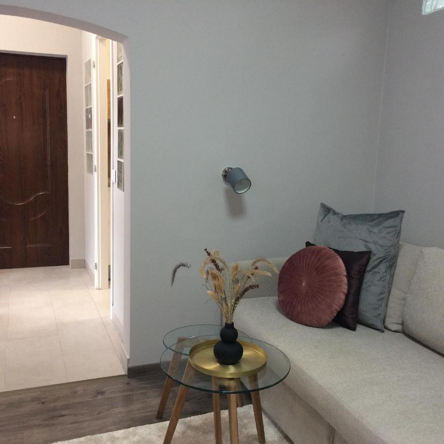 Appartamento Magnolia Apartman Sopron Esterno foto