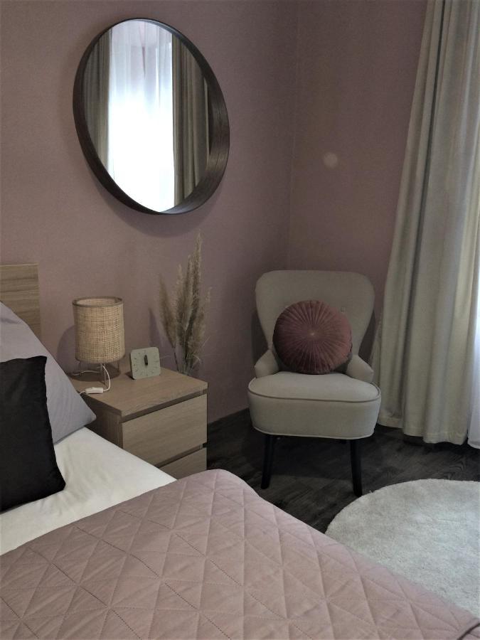 Appartamento Magnolia Apartman Sopron Esterno foto